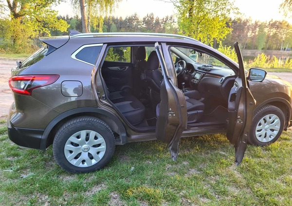 Nissan Qashqai cena 65500 przebieg: 161500, rok produkcji 2017 z Ślesin małe 277